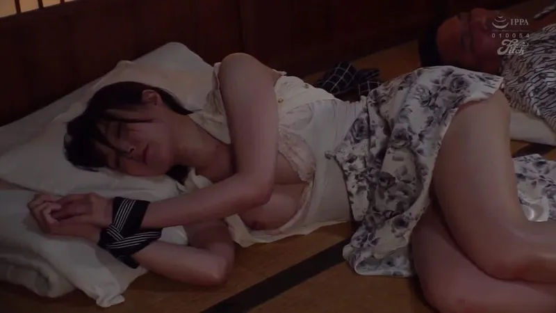 Xin chồng đi công tác với sếp, nữ nhân viên rơi vào kế hoạch của ông sếp biến thái