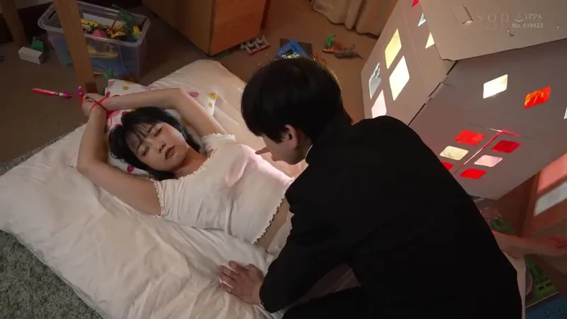 Trả thù anh trai thường xuyên bắt nạt bằng cách nắc em gái anh ấy