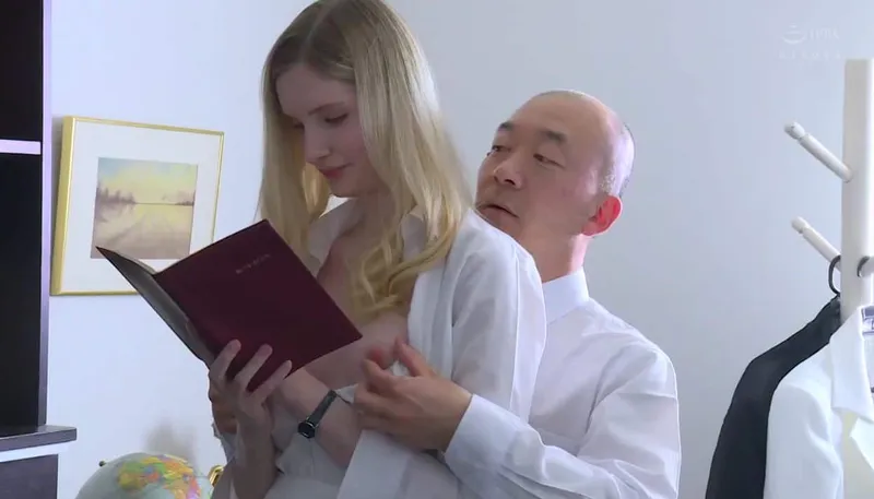 Người vợ chấp nhận làm tình nhân cho đối tác của gã chồng để trả nợ